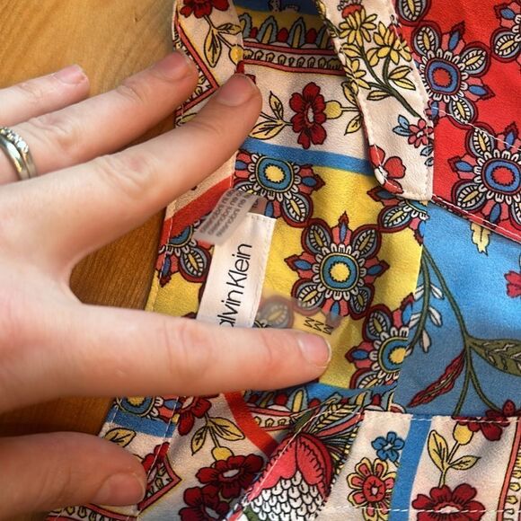 Calvin Klein button up blouse‎ - Picture 10 of 11